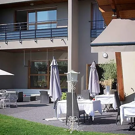 Hotel L'auberge Du Rhone